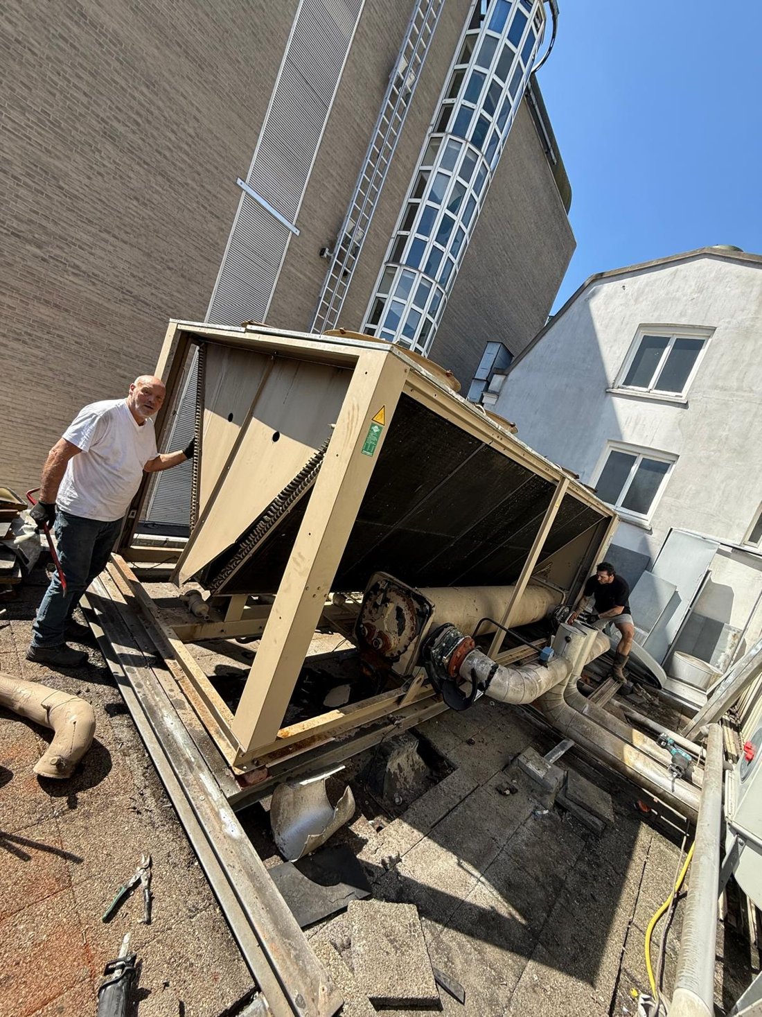 Sloop van technische dakinstallatie
